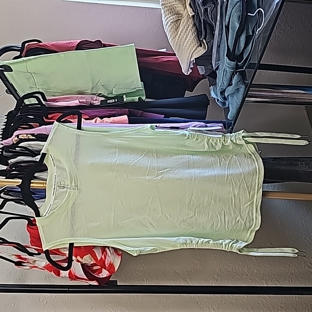 CK sleevless shirt